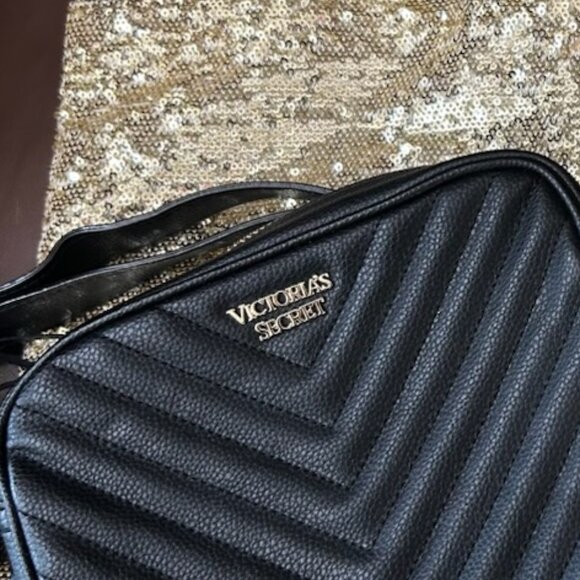 NWOT Victoria's Secret Bags and Witchery Book by Juliet Diaz Bundle - Picture 4 of 16